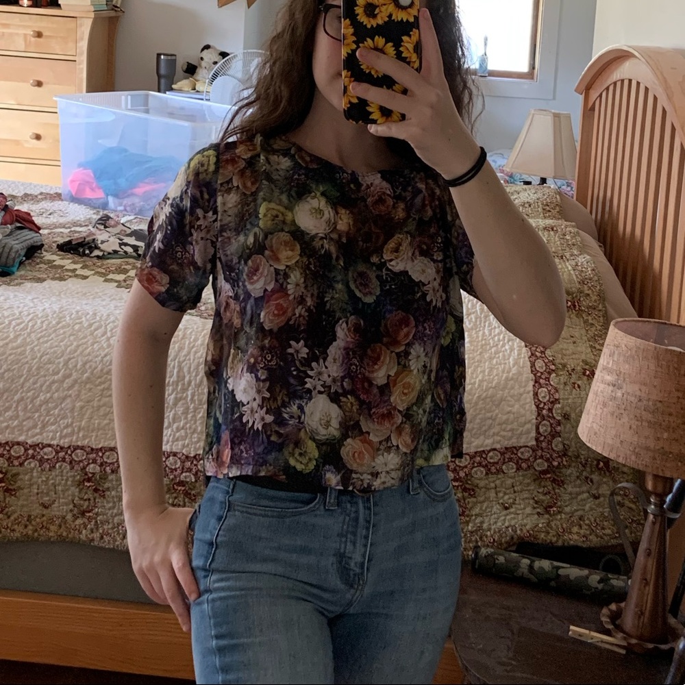 Adorable floral T-shirt